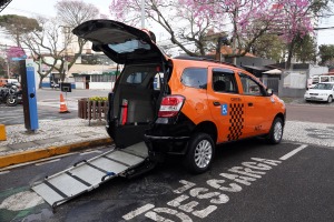 Aplicativo facilita serviço de táxi para pessoas com deficiência